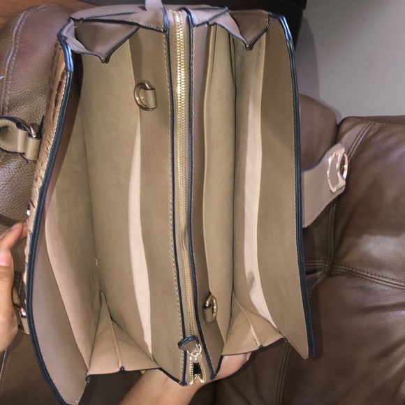 Handbag - Picture 7 of 9